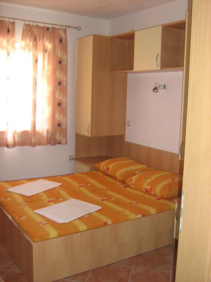 Apartments By The Sea Gradac, Makarska - 13681 Exterior foto