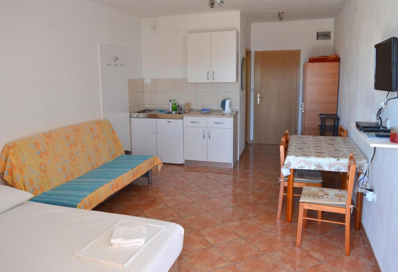 Apartments By The Sea Gradac, Makarska - 13681 Exterior foto